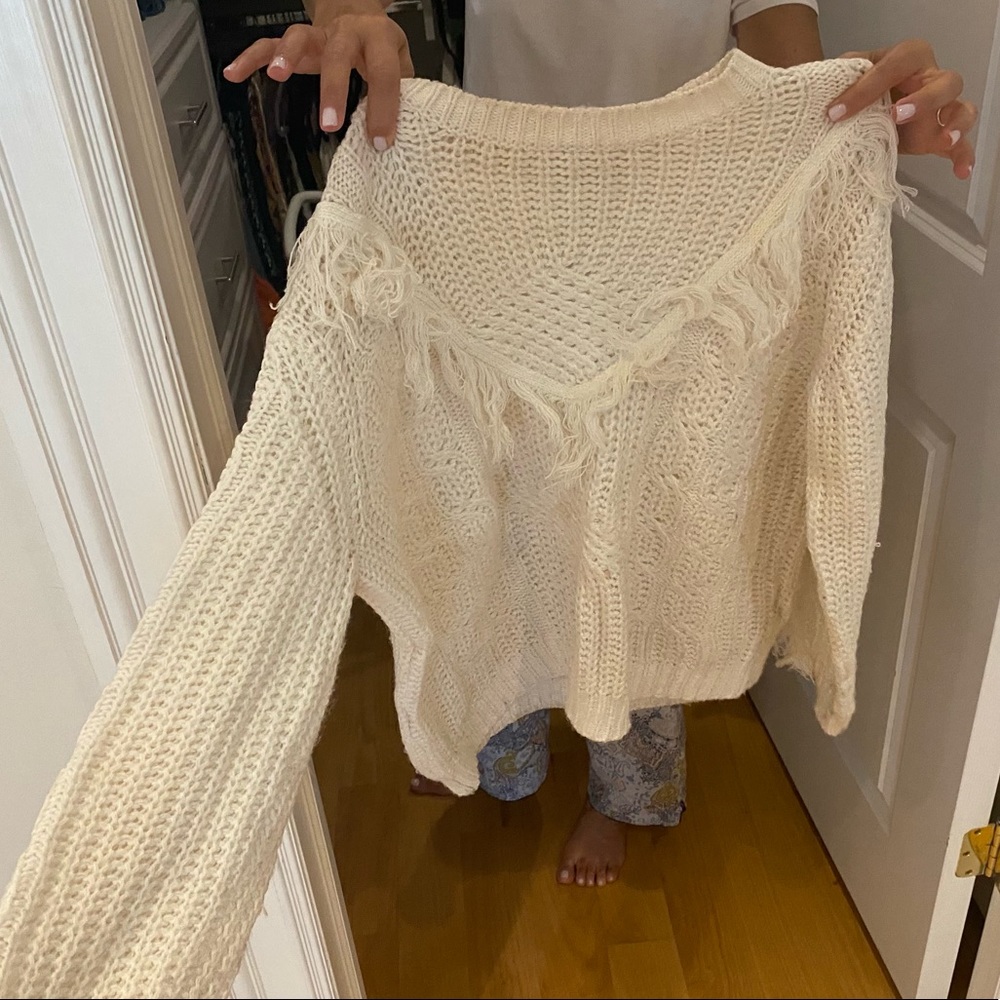 SUPER CUTE FRINGE SWEATER
